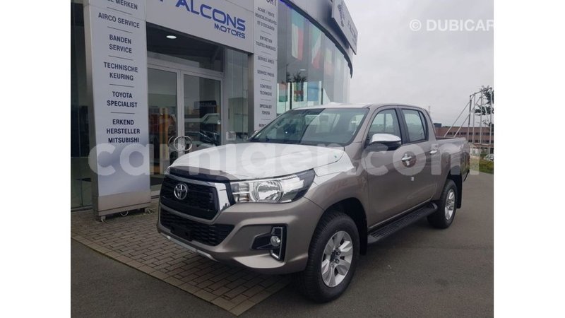 Big with watermark toyota hilux agadez import dubai 6555