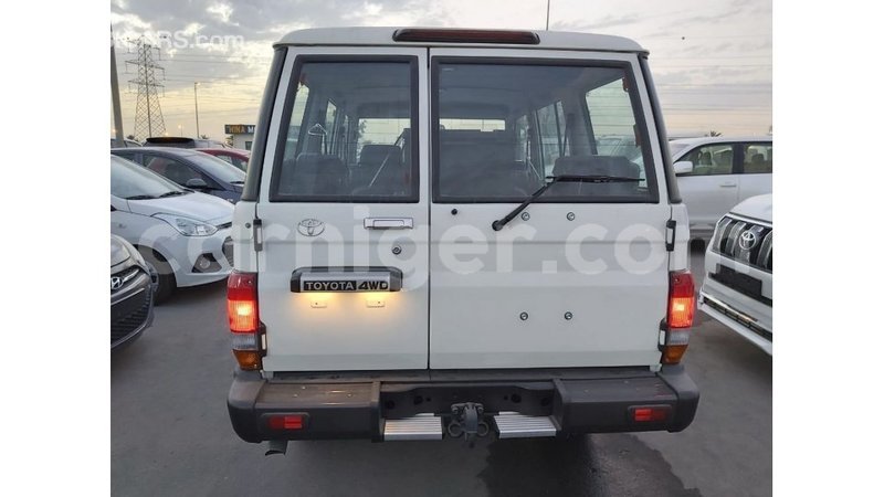 Big with watermark toyota land cruiser agadez import dubai 6556