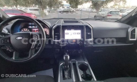 Sayi Imported Ford V8 Black Mota in Import - Dubai a Agadez Sayi Imported Ford V8 Black Mota in Import - Dubai a Agadez
