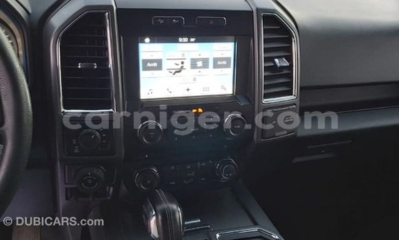 Sayi Imported Ford V8 Black Mota in Import - Dubai a Agadez Sayi Imported Ford V8 Black Mota in Import - Dubai a Agadez