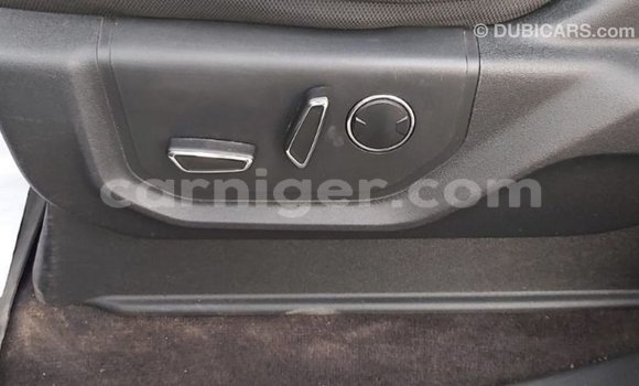 Sayi Imported Ford V8 Black Mota in Import - Dubai a Agadez Sayi Imported Ford V8 Black Mota in Import - Dubai a Agadez