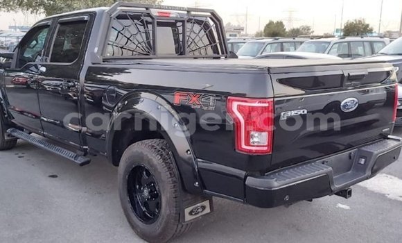 Sayi Imported Ford V8 Black Mota in Import - Dubai a Agadez Sayi Imported Ford V8 Black Mota in Import - Dubai a Agadez