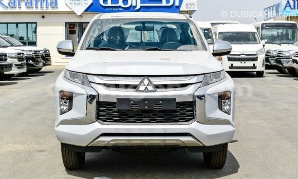 Buy Import Mitsubishi L200 White Car in Import - Dubai in Agadez Buy Import Mitsubishi L200 White Car in Import - Dubai in Agadez