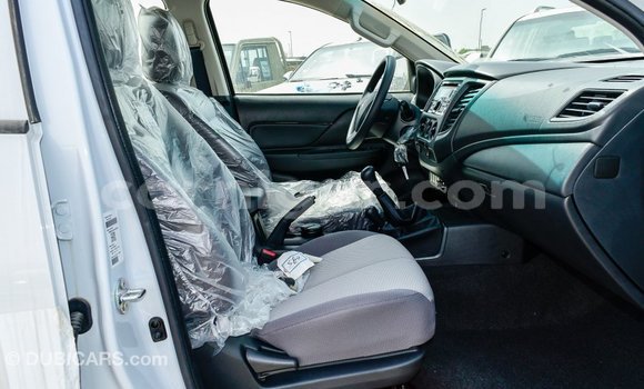 Buy Import Mitsubishi L200 White Car in Import - Dubai in Agadez Buy Import Mitsubishi L200 White Car in Import - Dubai in Agadez