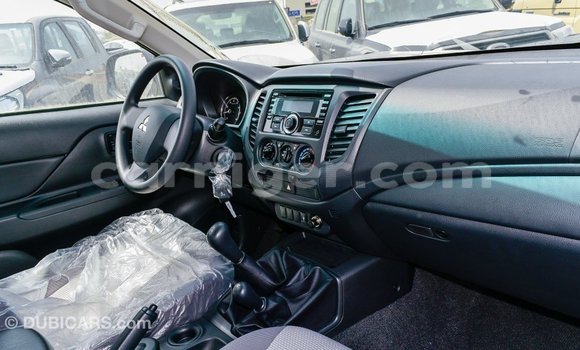 Buy Import Mitsubishi L200 White Car in Import - Dubai in Agadez Buy Import Mitsubishi L200 White Car in Import - Dubai in Agadez