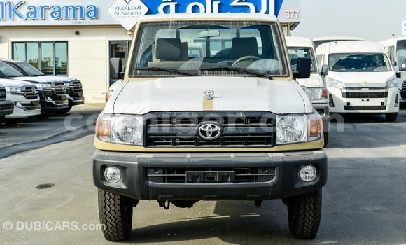 Buy Import Toyota Land Cruiser Beige Truck in Import - Dubai in Agadez Buy Import Toyota Land Cruiser Beige Truck in Import - Dubai in Agadez