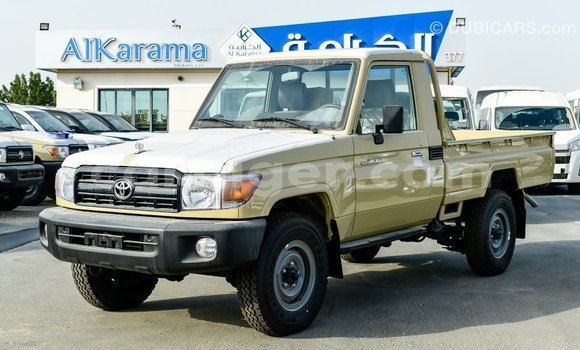 Buy Import Toyota Land Cruiser Beige Truck in Import - Dubai in Agadez Buy Import Toyota Land Cruiser Beige Truck in Import - Dubai in Agadez