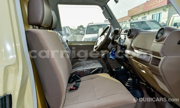 Buy Import Toyota Land Cruiser Beige Truck in Import - Dubai in Agadez Buy Import Toyota Land Cruiser Beige Truck in Import - Dubai in Agadez