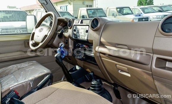 Buy Import Toyota Land Cruiser Beige Truck in Import - Dubai in Agadez Buy Import Toyota Land Cruiser Beige Truck in Import - Dubai in Agadez