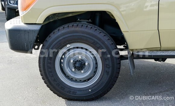 Buy Import Toyota Land Cruiser Beige Truck in Import - Dubai in Agadez Buy Import Toyota Land Cruiser Beige Truck in Import - Dubai in Agadez
