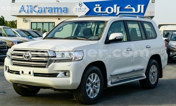 Sayi Imported Toyota Land Cruiser White Babbar mota in Import - Dubai a Agadez Sayi Imported Toyota Land Cruiser White Babbar mota in Import - Dubai a Agadez