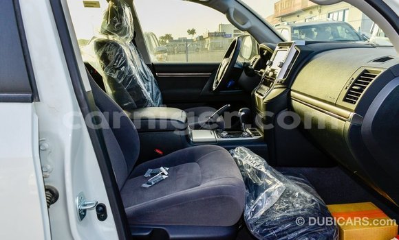 Sayi Imported Toyota Land Cruiser White Babbar mota in Import - Dubai a Agadez Sayi Imported Toyota Land Cruiser White Babbar mota in Import - Dubai a Agadez
