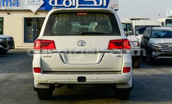 Sayi Imported Toyota Land Cruiser White Babbar mota in Import - Dubai a Agadez Sayi Imported Toyota Land Cruiser White Babbar mota in Import - Dubai a Agadez