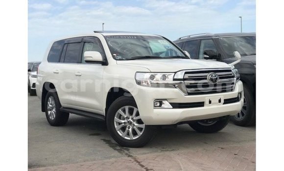 اشتري Imported Toyota Land Cruiser White شاحنة في Import - Dubai في أغاديز اشتري Imported Toyota Land Cruiser White شاحنة في Import - Dubai في أغاديز