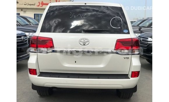 اشتري Imported Toyota Land Cruiser White شاحنة في Import - Dubai في أغاديز اشتري Imported Toyota Land Cruiser White شاحنة في Import - Dubai في أغاديز
