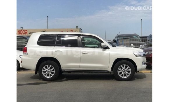 اشتري Imported Toyota Land Cruiser White شاحنة في Import - Dubai في أغاديز اشتري Imported Toyota Land Cruiser White شاحنة في Import - Dubai في أغاديز