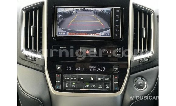 اشتري Imported Toyota Land Cruiser White شاحنة في Import - Dubai في أغاديز اشتري Imported Toyota Land Cruiser White شاحنة في Import - Dubai في أغاديز