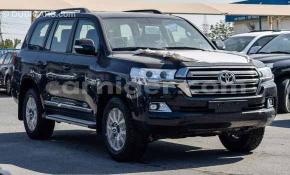 Buy Import Toyota Land Cruiser Black Truck in Import - Dubai in Agadez Buy Import Toyota Land Cruiser Black Truck in Import - Dubai in Agadez