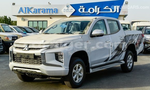 Buy Import Mitsubishi L200 White Car in Import - Dubai in Agadez Buy Import Mitsubishi L200 White Car in Import - Dubai in Agadez