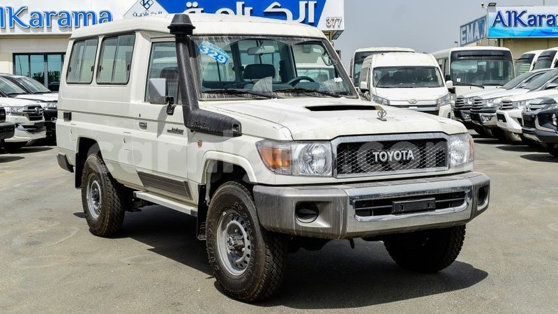 Big with watermark toyota land cruiser agadez import dubai 6573