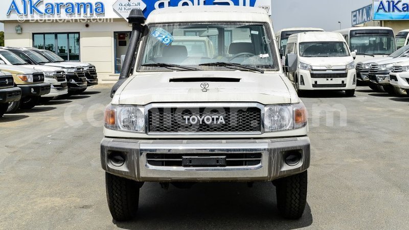 Big with watermark toyota land cruiser agadez import dubai 6573