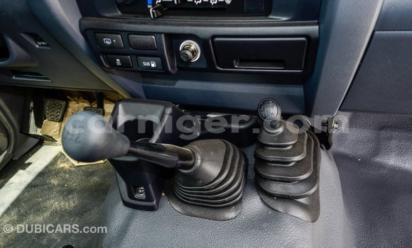 Sayi Imported Toyota Land Cruiser White Babbar mota in Import - Dubai a Agadez Sayi Imported Toyota Land Cruiser White Babbar mota in Import - Dubai a Agadez