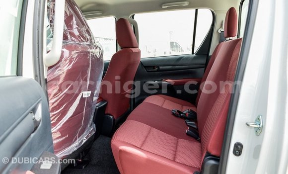 Buy Import Toyota Hilux White Car in Import - Dubai in Agadez Buy Import Toyota Hilux White Car in Import - Dubai in Agadez