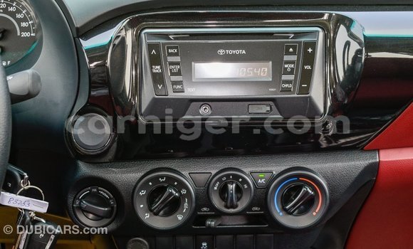 Buy Import Toyota Hilux White Car in Import - Dubai in Agadez Buy Import Toyota Hilux White Car in Import - Dubai in Agadez