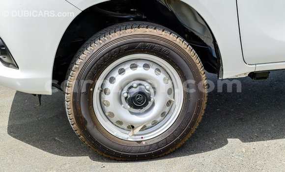 Buy Import Toyota Hilux White Car in Import - Dubai in Agadez Buy Import Toyota Hilux White Car in Import - Dubai in Agadez