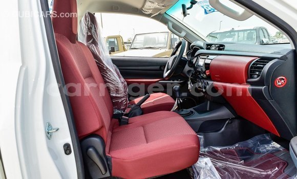 Buy Import Toyota Hilux White Car in Import - Dubai in Agadez Buy Import Toyota Hilux White Car in Import - Dubai in Agadez