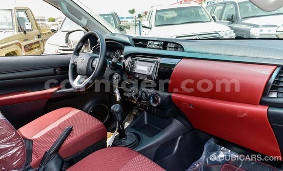 Buy Import Toyota Hilux White Car in Import - Dubai in Agadez Buy Import Toyota Hilux White Car in Import - Dubai in Agadez
