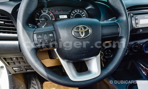 Buy Import Toyota Hilux White Car in Import - Dubai in Agadez Buy Import Toyota Hilux White Car in Import - Dubai in Agadez