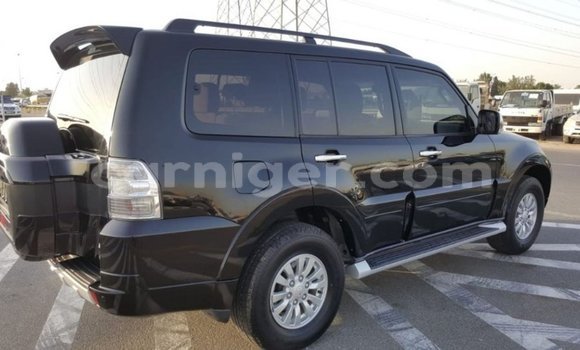 Sayi Imported Mitsubishi Pajero Black Mota in Import - Dubai a Agadez Sayi Imported Mitsubishi Pajero Black Mota in Import - Dubai a Agadez