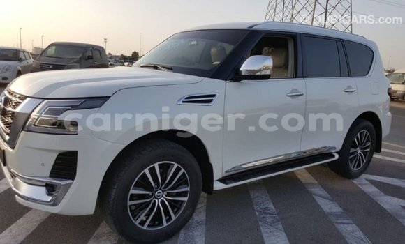 Sayi Imported Nissan Patrol White Mota in Import - Dubai a Agadez Sayi Imported Nissan Patrol White Mota in Import - Dubai a Agadez