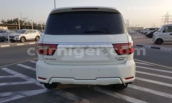 Sayi Imported Nissan Patrol White Mota in Import - Dubai a Agadez Sayi Imported Nissan Patrol White Mota in Import - Dubai a Agadez