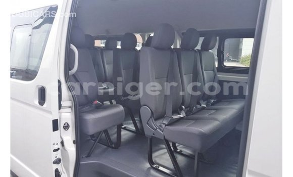 Buy Import Toyota Hiace White Car in Import - Dubai in Agadez Buy Import Toyota Hiace White Car in Import - Dubai in Agadez