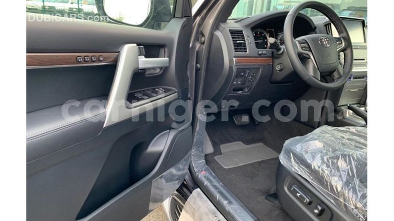 Big with watermark toyota land cruiser agadez import dubai 6592