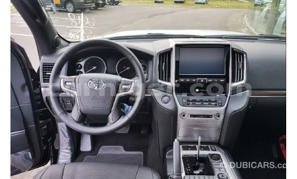 Buy Import Toyota Land Cruiser Other Truck in Import - Dubai in Agadez Buy Import Toyota Land Cruiser Other Truck in Import - Dubai in Agadez
