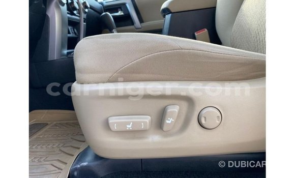 Sayi Imported Toyota Ade White Babbar mota in Import - Dubai a Agadez Sayi Imported Toyota Ade White Babbar mota in Import - Dubai a Agadez