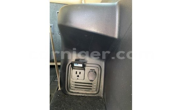 Sayi Imported Toyota Ade White Babbar mota in Import - Dubai a Agadez Sayi Imported Toyota Ade White Babbar mota in Import - Dubai a Agadez