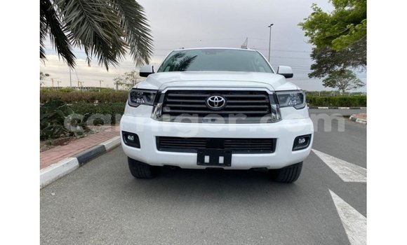 Sayi Imported Toyota Sequoia White Mota in Import - Dubai a Agadez Sayi Imported Toyota Sequoia White Mota in Import - Dubai a Agadez