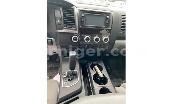 Sayi Imported Toyota Sequoia White Mota in Import - Dubai a Agadez Sayi Imported Toyota Sequoia White Mota in Import - Dubai a Agadez