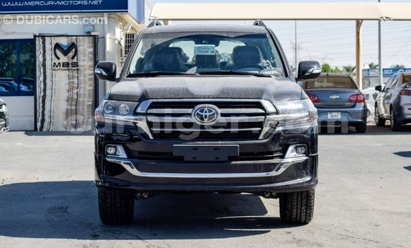 Buy Import Toyota Land Cruiser Black Truck in Import - Dubai in Agadez Buy Import Toyota Land Cruiser Black Truck in Import - Dubai in Agadez