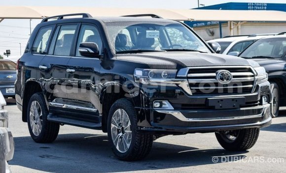 Buy Import Toyota Land Cruiser Black Truck in Import - Dubai in Agadez Buy Import Toyota Land Cruiser Black Truck in Import - Dubai in Agadez