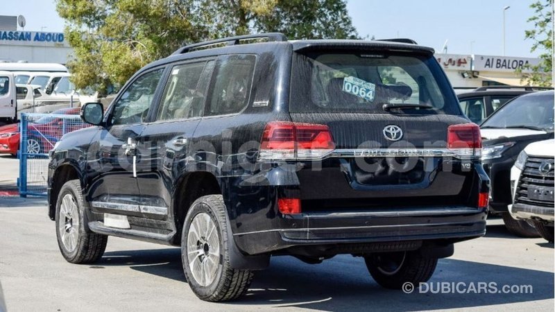 Big with watermark toyota land cruiser agadez import dubai 6620