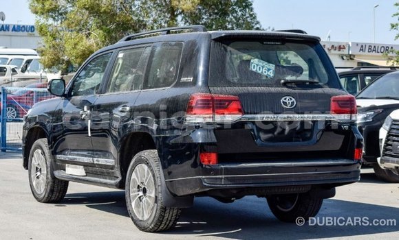 Buy Import Toyota Land Cruiser Black Truck in Import - Dubai in Agadez Buy Import Toyota Land Cruiser Black Truck in Import - Dubai in Agadez