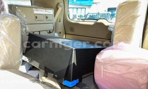 Sayi Imported Toyota Land Cruiser White Babbar mota in Import - Dubai a Agadez Sayi Imported Toyota Land Cruiser White Babbar mota in Import - Dubai a Agadez