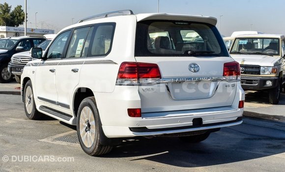 Sayi Imported Toyota Land Cruiser White Babbar mota in Import - Dubai a Agadez Sayi Imported Toyota Land Cruiser White Babbar mota in Import - Dubai a Agadez