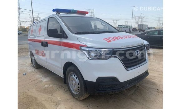 Buy Import Hyundai Chorus White Truck in Import - Dubai in Agadez Buy Import Hyundai Chorus White Truck in Import - Dubai in Agadez