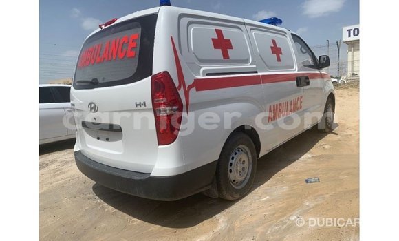 Buy Import Hyundai Chorus White Truck in Import - Dubai in Agadez Buy Import Hyundai Chorus White Truck in Import - Dubai in Agadez